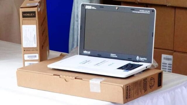 Clorinda: Entrega de netbooks en la EPES N° 65