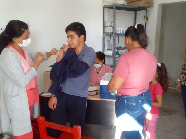 Completos servicios de salud en las colonias del interior