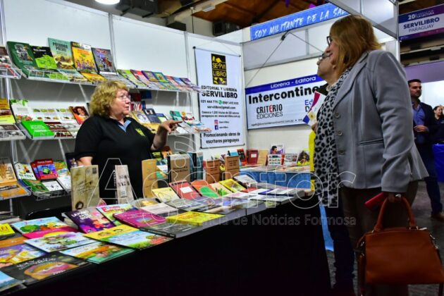 Luego de dos años de pandemia, inició la Feria del Libro de manera presencial
