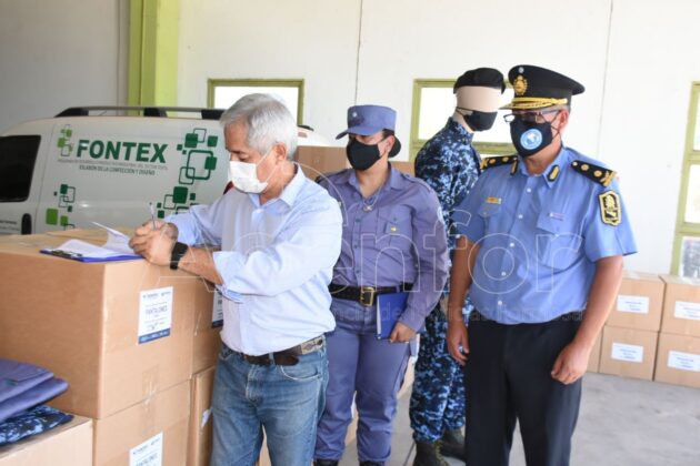 El FONTEX concretó una nueva entrega de indumentaria policial
