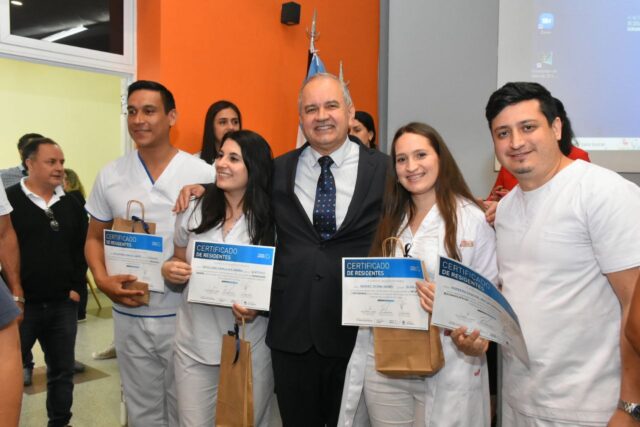El HOCI celebró el egreso de un grupo de residentes y dio la bienvenida a los ingresantes de las residencias 2022
