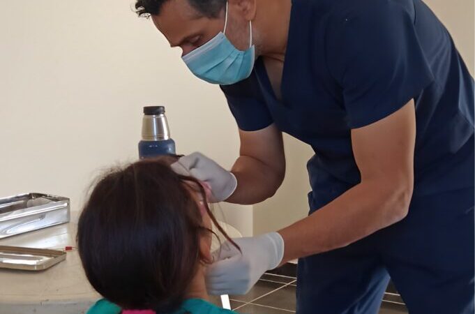 Vecinos de la colonia Fermín Báez recibieron completas atenciones de salud