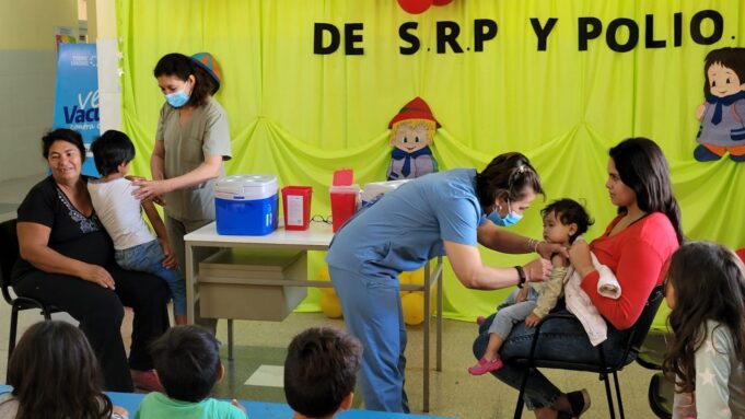 Vacunación y disminución de casos COVID en la provincia