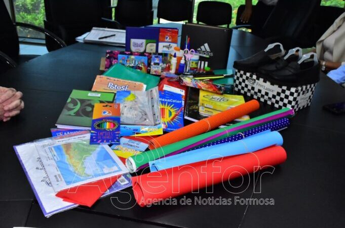 El gobierno provincial presentó la Canasta Escolar 2023
