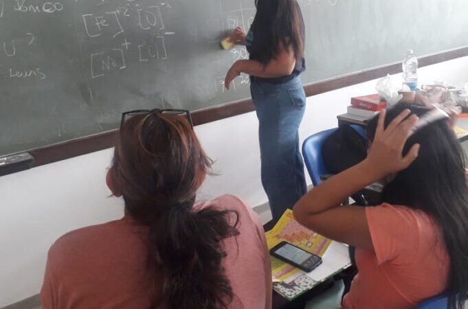 Grupo de docentes y estudiantes piranenses brindan clases de apoyo gratuitas