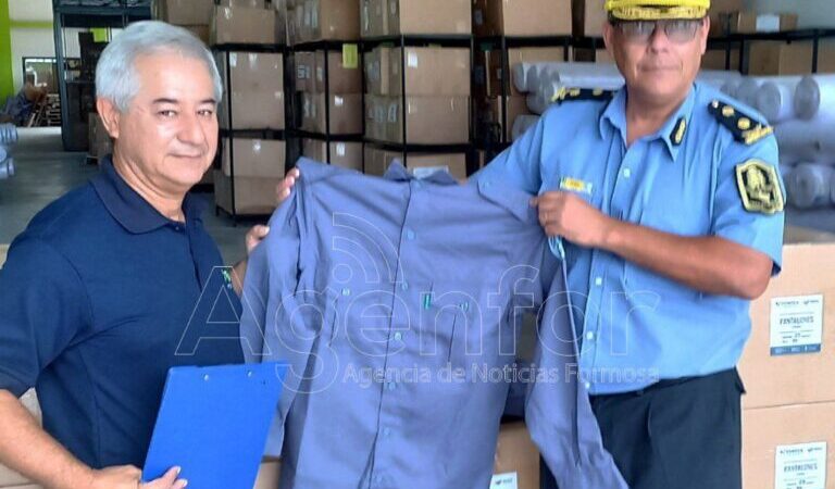 FONTEX realizó la primera entrega de uniformes a la Policía de Formosa