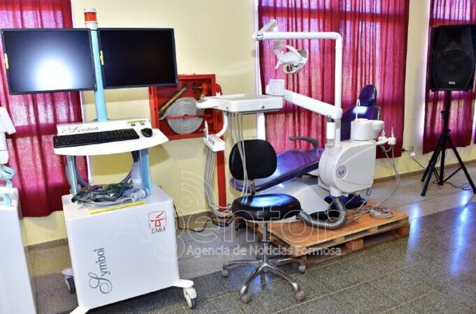 El Gobierno provincial entregó al Hospital de Las Lomitas equipamientos de última generación