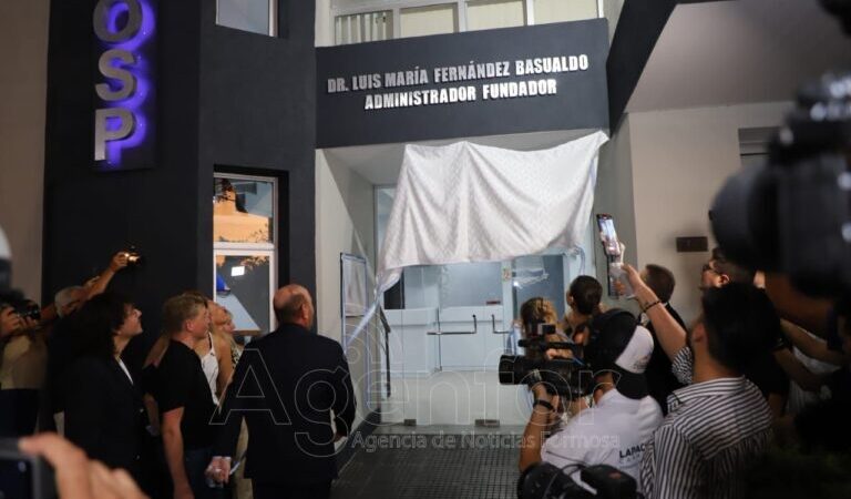 Gildo Insfrán inauguró obras de refacción integral e imposición de nombre al EROSP