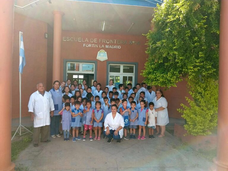 El gobernador Insfrán recordó a las Escuelas de Frontera en su día