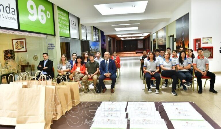 El IAS entregó certificados a estudiantes de Educación Física por Verano Accesible
