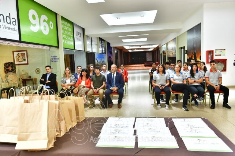 El IAS entregó certificados a estudiantes de Educación Física por Verano Accesible