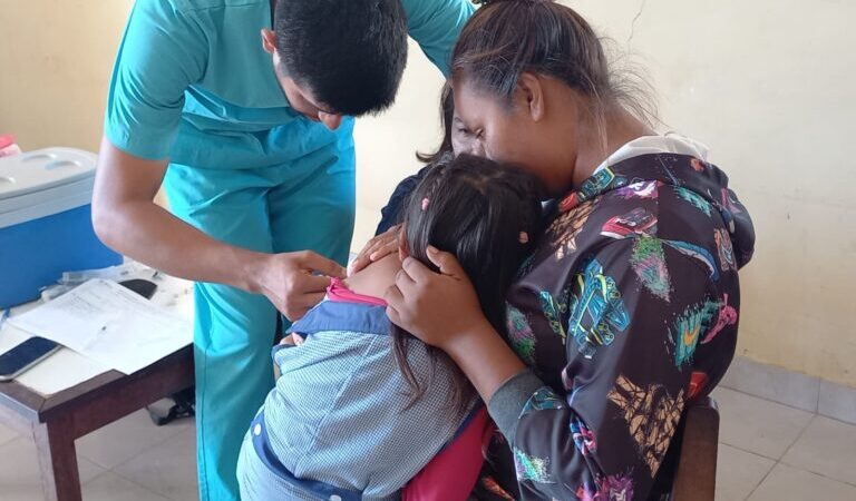 Vigilan de cerca la salud de jardineritos de la comunidad originaria Chico Dawan