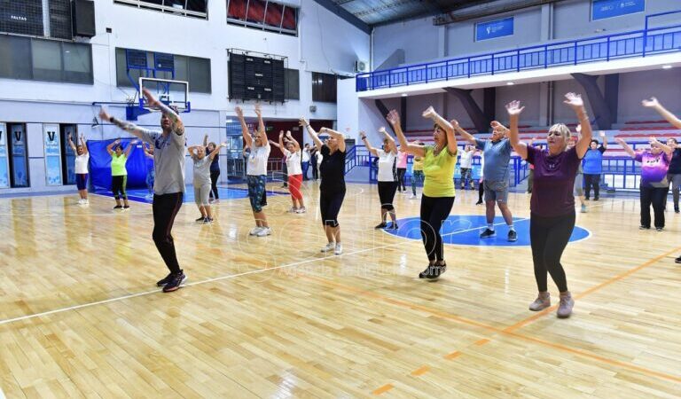 Con más de 400 inscriptos, volvieron los gimnasios terapéuticos en Capital