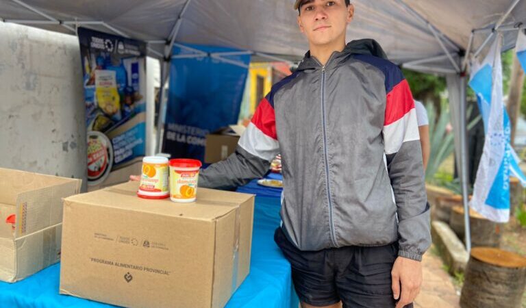 Personas con celiaquía reciben su módulo de alimentos sin gluten