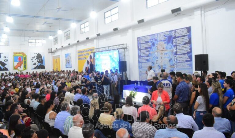 El gobernador Gildo Insfrán estuvo en la presentación del libro “Formosa, modelo y proyecto”