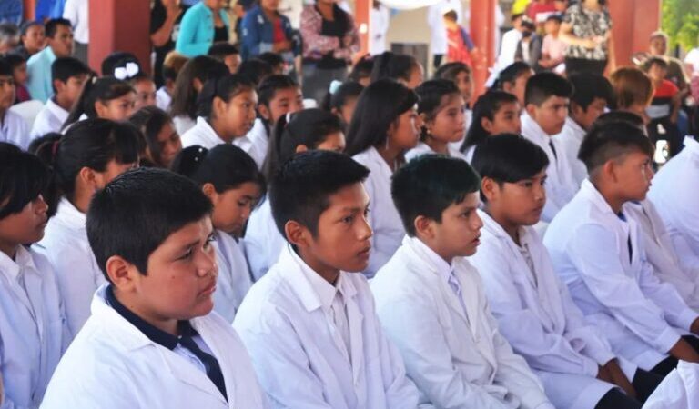 Más de 20.000 estudiantes y 600 docentes indígenas integran las 326 unidades EIB