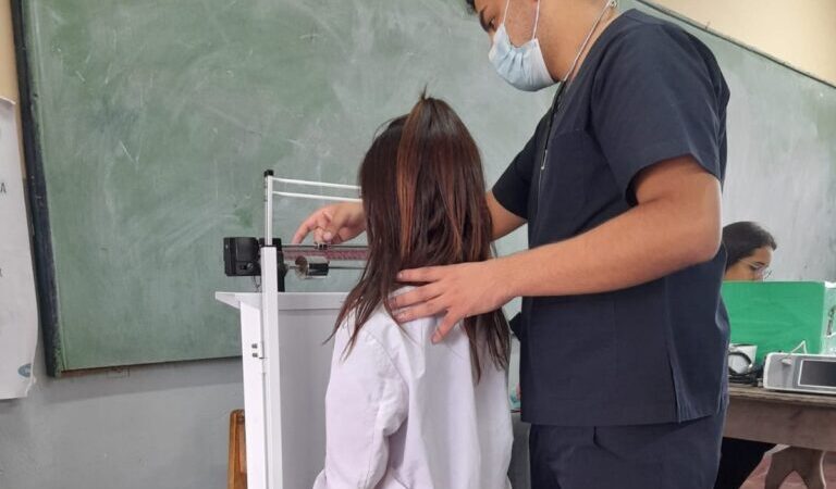 Controles de salud al día para niñas y niños de Comandante Fontana
