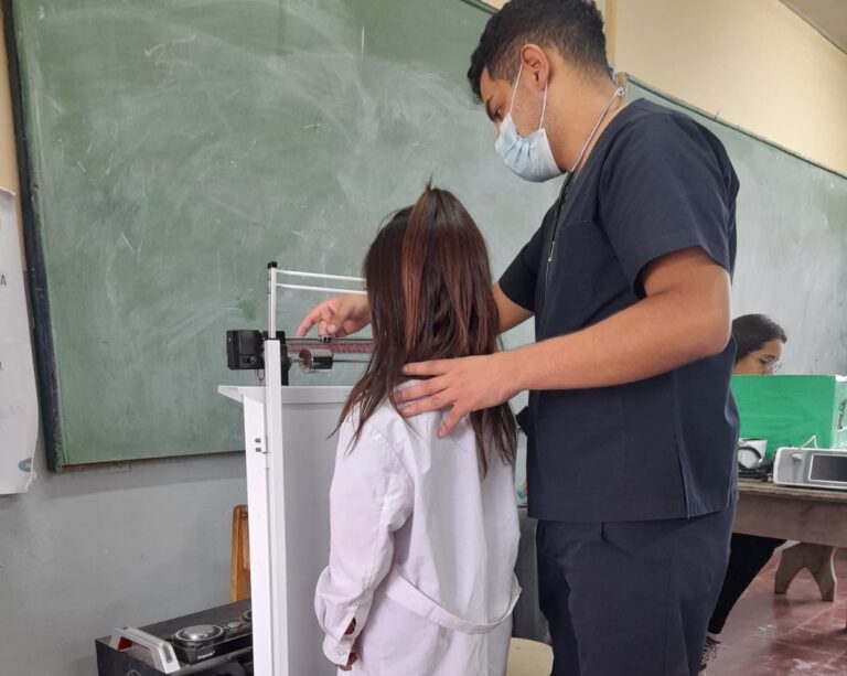 Controles de salud al día para niñas y niños de Comandante Fontana