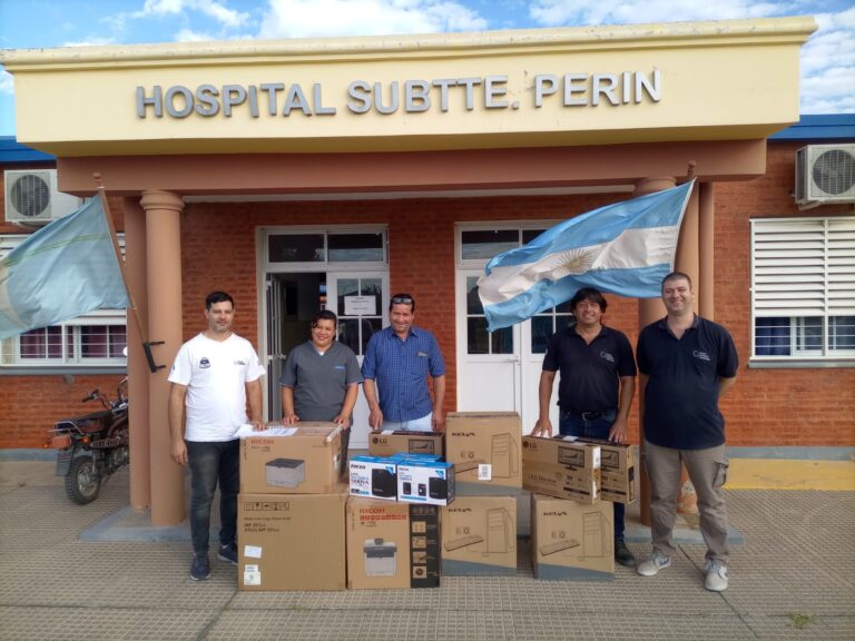En el hospital de Subteniente Perín entregaron equipos informáticos