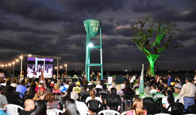 Eber Solís acompañó la inauguración del nuevo Paseo del Río