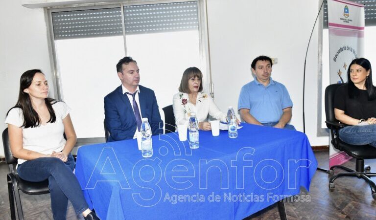 Capacitación para mujeres sobre el Programa Fomentar Empleo