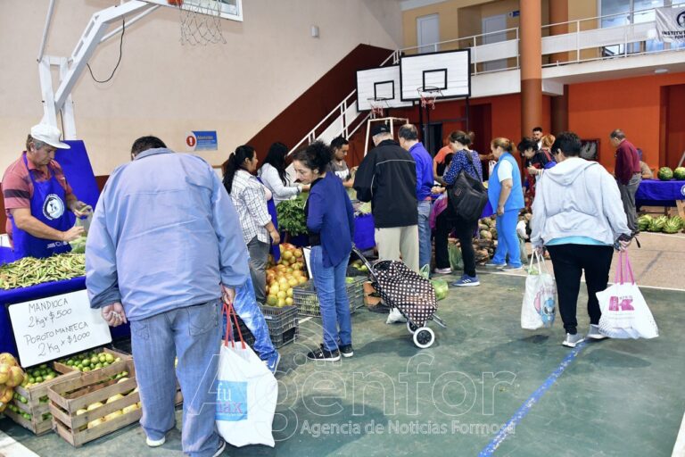 Cada vez más convocante la feria paippera del barrio La Paz