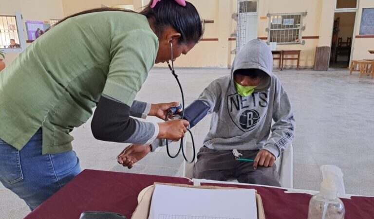 Actividades del Programa de Libretas de Salud Escolar en la Colonia aborigen Bartolomé de las Casas
