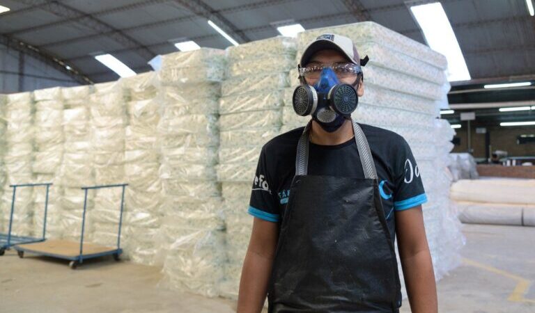 Insfrán autorizó convenios para líneas de crédito y apoyo al sector privado