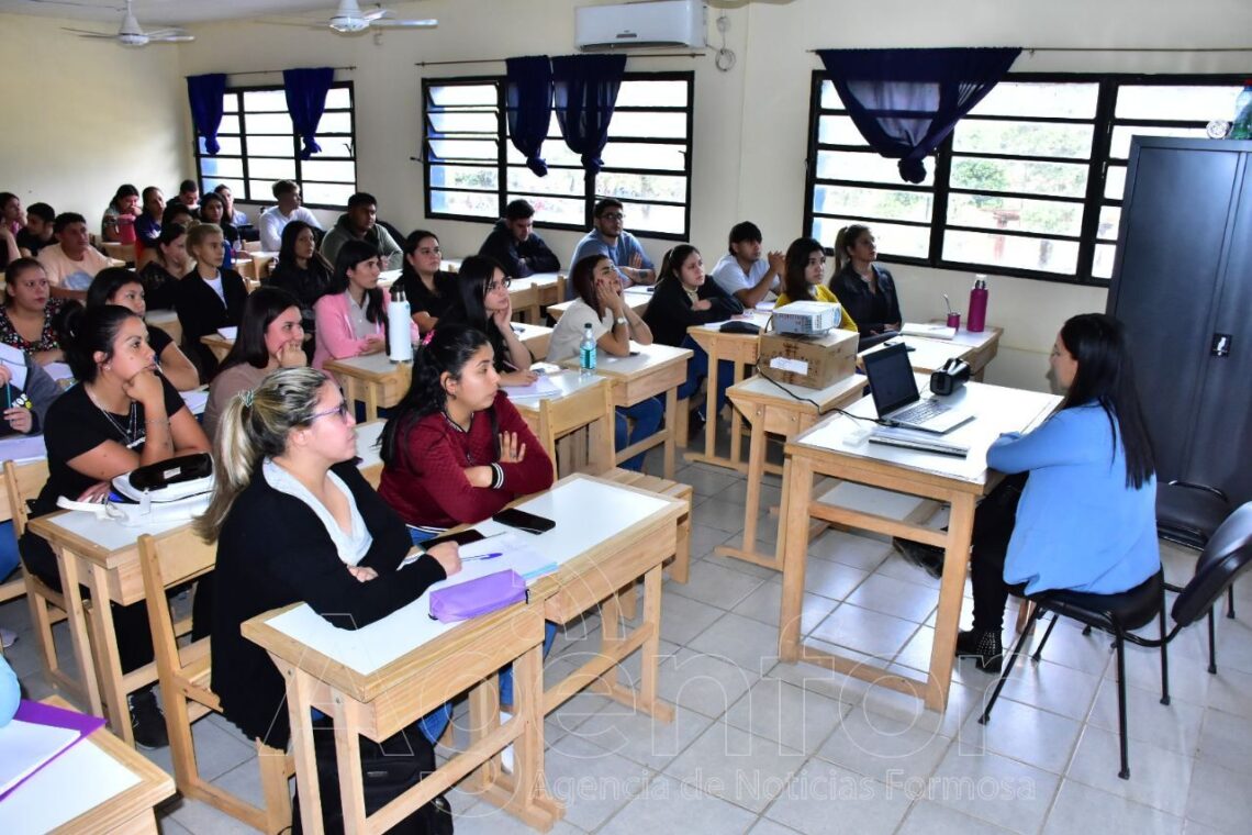 Histórico: Comenzaron las clases de Enfermería en la Universidad Provincial de Laguna Blanca