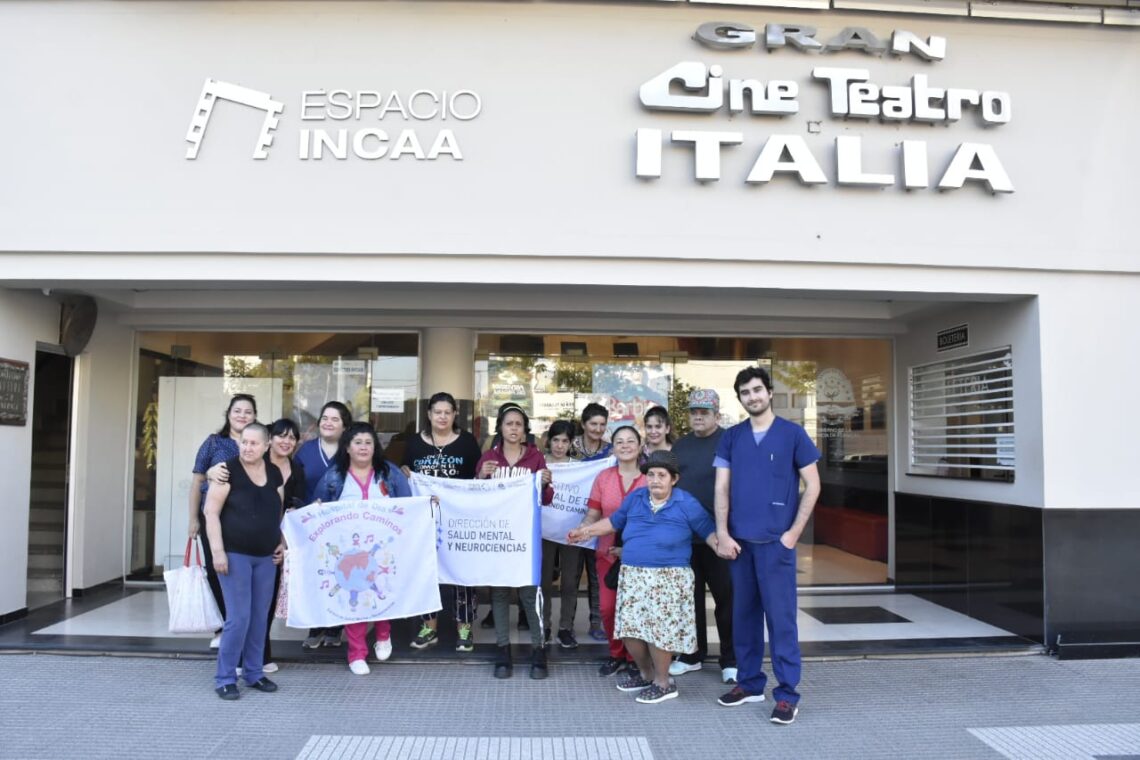 Pacientes de Salud Mental disfrutaron de una película en el Cine Teatro Italia