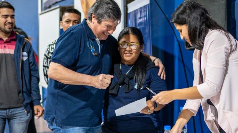 La Subsecretaría de Empleo entregó créditos y subsidios a emprendedores