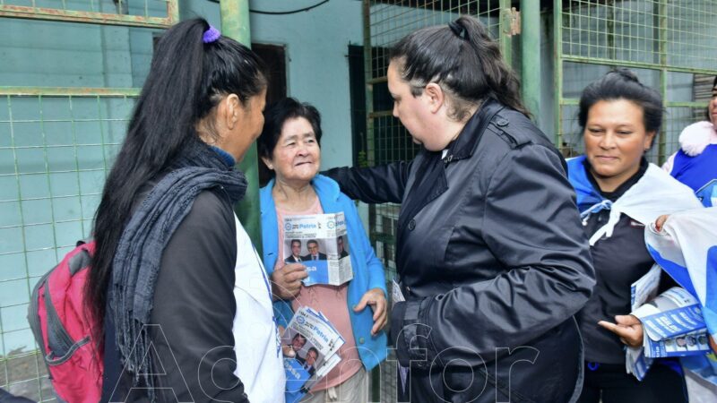 Caminata de precandidatos de Unión por la Patria por la zona norte de la ciudad de Formosa
