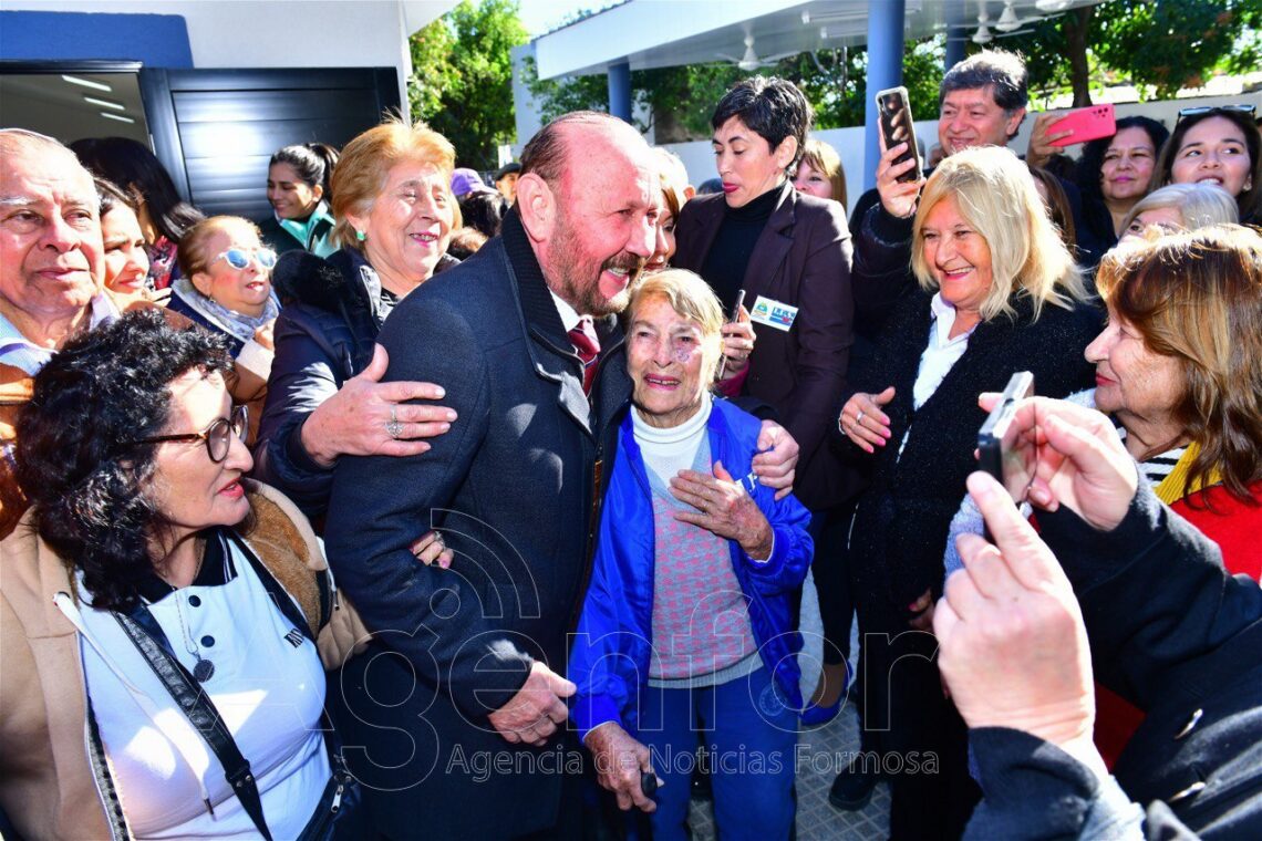 Gildo Insfrán inauguró la Casa de la Solidaridad del Obrero, llegando así a la décima segunda del año