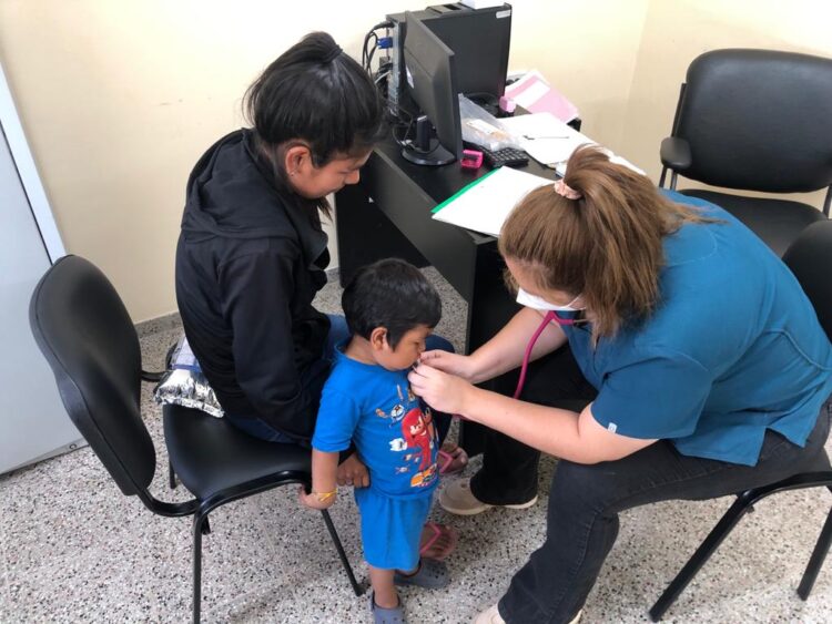 Continúa el refuerzo de atenciones pediátricas en colonias aborígenes del interior