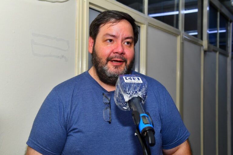 Bibolini celebró la firma del crédito para la construcción de la Facultad de Medicina