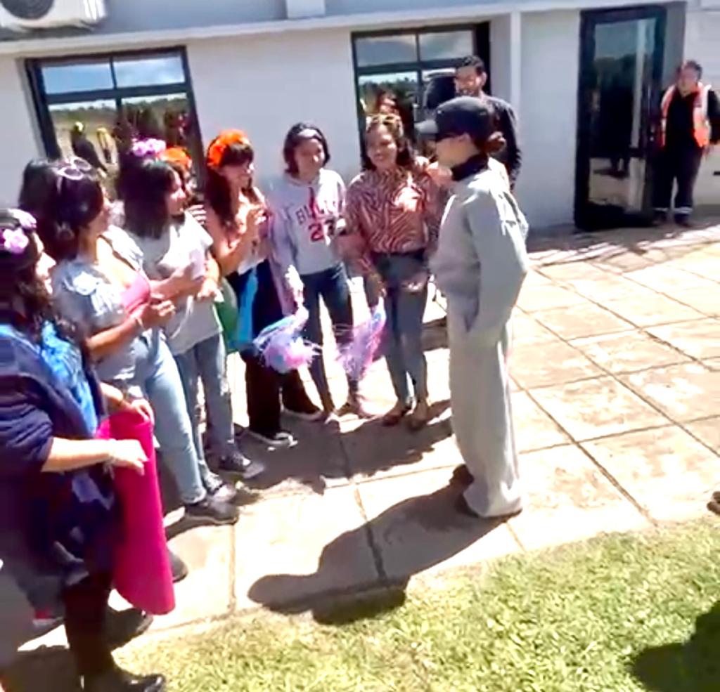 El gobernador Insfrán cumplió el sueño a residentes de “Renacer” de conocer a Emilia Mernes
