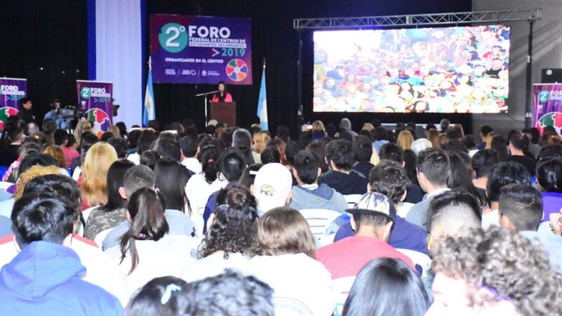 Acosta: “Ya estamos cerca de los 250 estudiantes confirmados para asistir al Tercer Foro Federal”