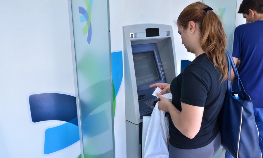 El miércoles 27 inicia el pago de haberes a los agentes de la Administración Pública con incremento del 25% en los sueldos y asignaciones familiares y $200.000 de mínimo de bolsillo garantizado