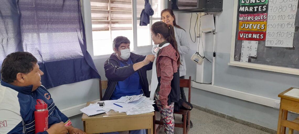 En la segunda parte del año lectivo continúan los controles del Programa Provincial de Libretas de Salud Escolar