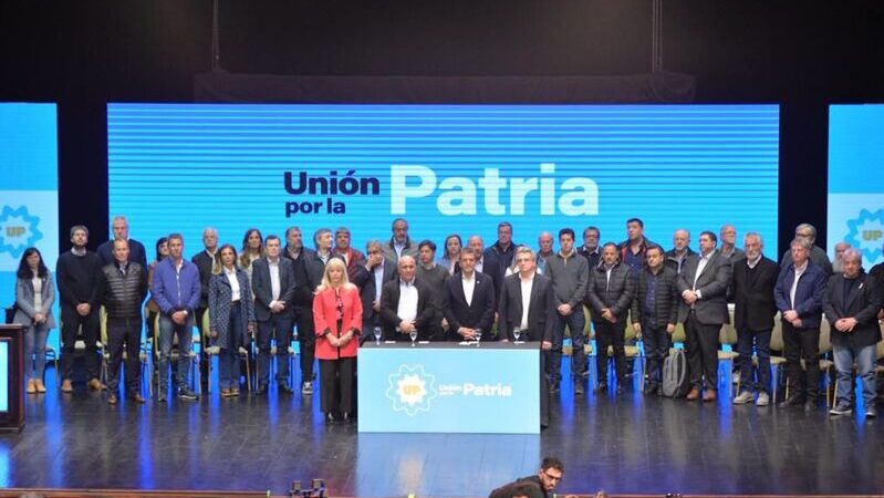 Senadoras y senadores del FdT dijeron presente en las actividades desarrolladas por Sergio Massa en Tucumán