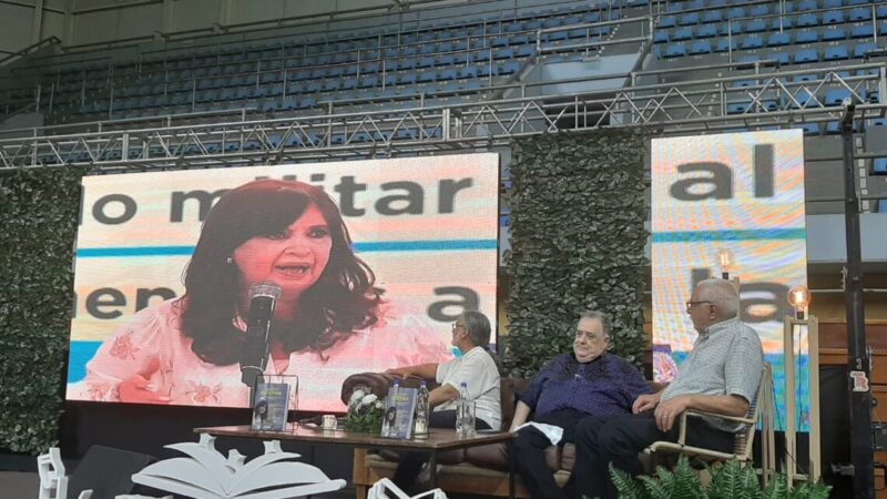 Eduardo Valdés presentó su libro sobre lawfare “Objetivo Cristina” en la XXI Feria del Libro