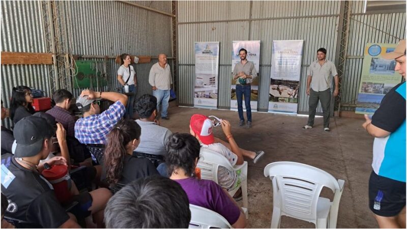 Estudiantes recorrieron el laboratorio de biotecnología y otras instalaciones del CEDEVA en Las Lomitas y Misión Taacaglé