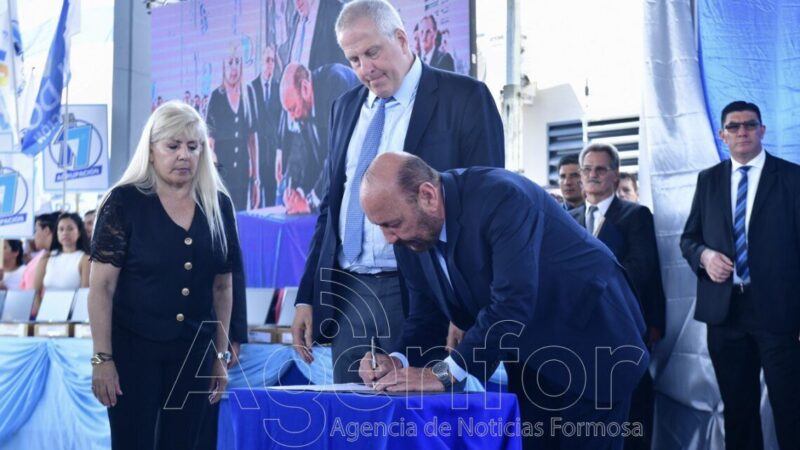 El Gobernador y Perczyk firmaron el llamado a licitación pública para el edificio de la Facultad de Ciencias Médicas de la UPLaB