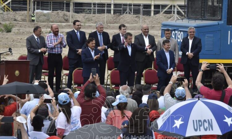 Insfrán participó de la reunión de Gobernadores del Norte Grande con Massa en Salta