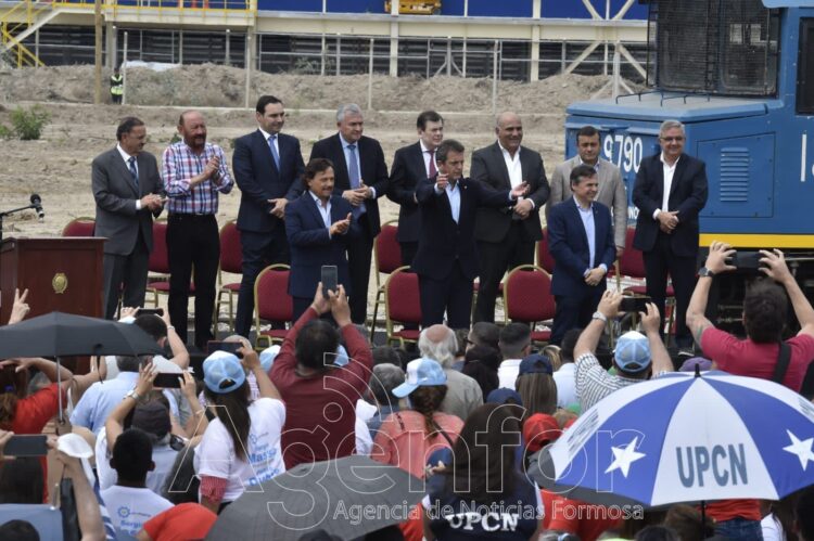 Insfrán participó de la reunión de Gobernadores del Norte Grande con Massa en Salta