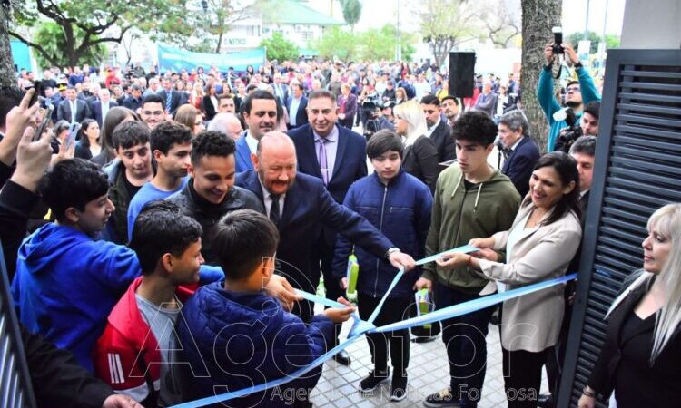 Insfrán inauguró obras de refacción y ampliación de la Residencia Socioeducativa “Crecer”