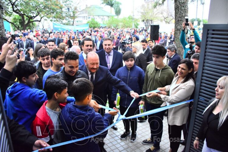 Insfrán inauguró obras de refacción y ampliación de la Residencia Socioeducativa “Crecer”