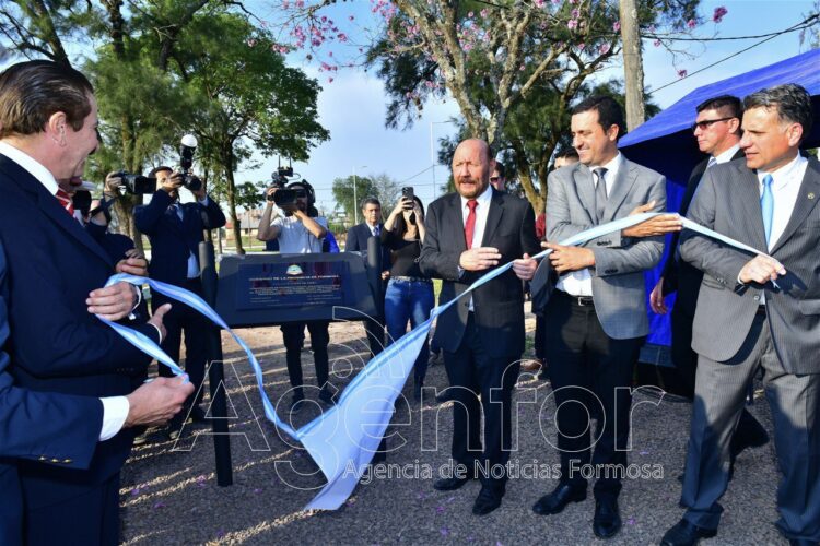 Insfrán finalizó otra intensa jornada de inauguraciones en el interior provincial