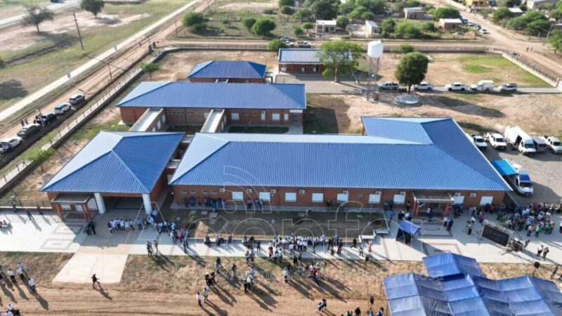 Insfrán inauguró el Hospital de Los Chiriguanos y entregó una ambulancia cero kilómetro