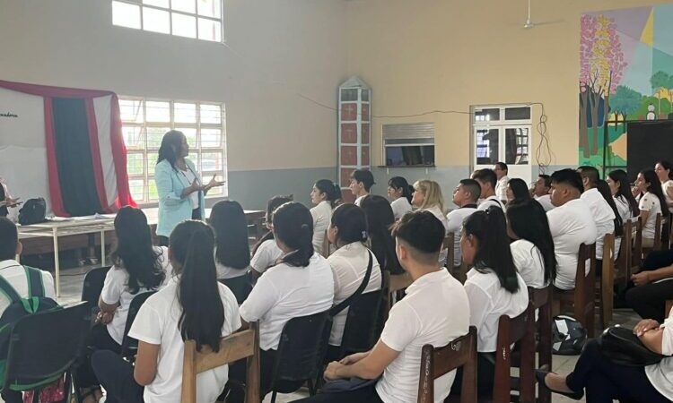 SeTIC: Más de 120 profesionales brindan apoyo y orientación en espacios escolares